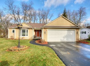 720 Tomahawk Trl, Highland, MI 48357