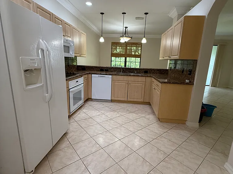 14681 Sutherland Ave — Photo 6