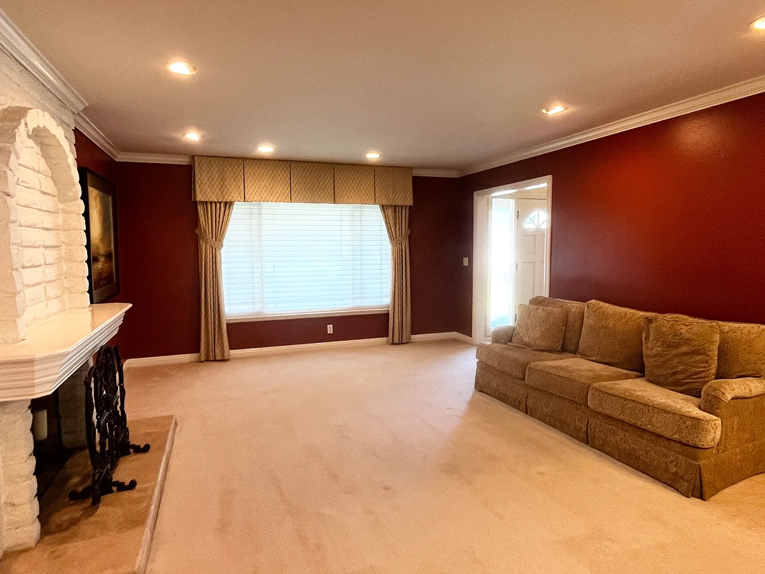 5 bed, 2744 sqft, $5,450 — Photo 4