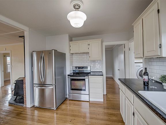 2nd image of 124 W 17th Street