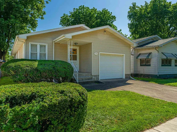 1114 Pekin St, Lincoln, IL 62656