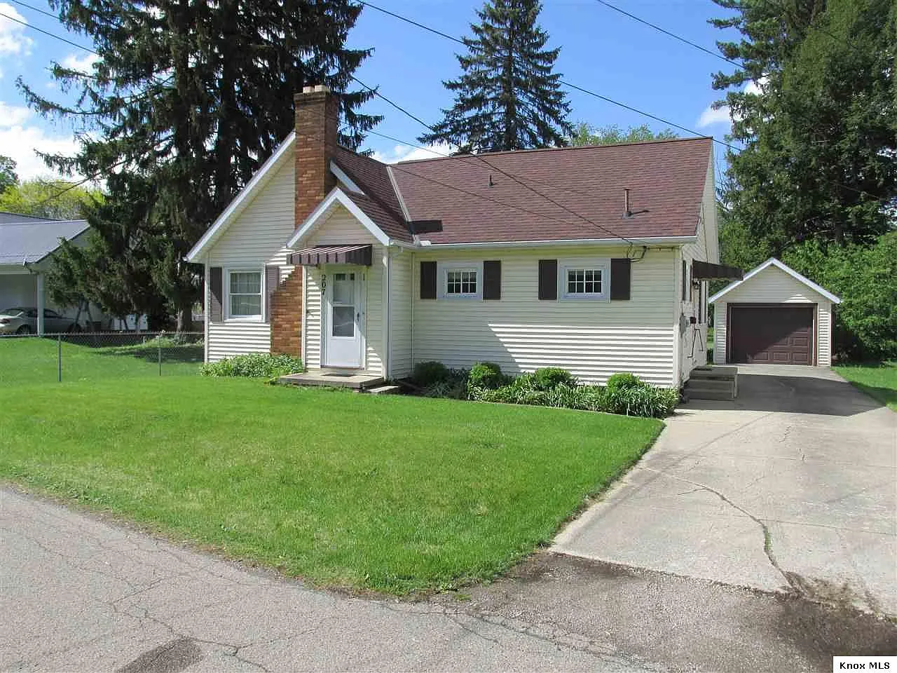 207 Pine St photo 1