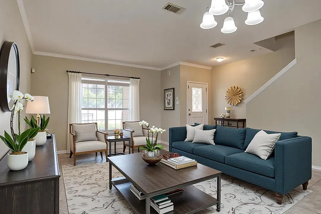 3 bed, 2.5 bath, 2508 sqft, $2,200 — Photo 3