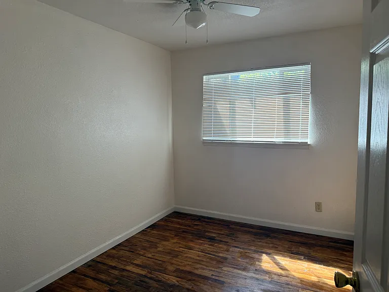 780 Ash St #4 — Photo 9