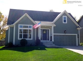 117 W Fountain Cir, Gardner, KS 66030