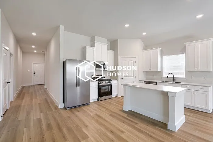 3 bed, 2.0 bath, 1600 sqft, $1,825 — Photo 4