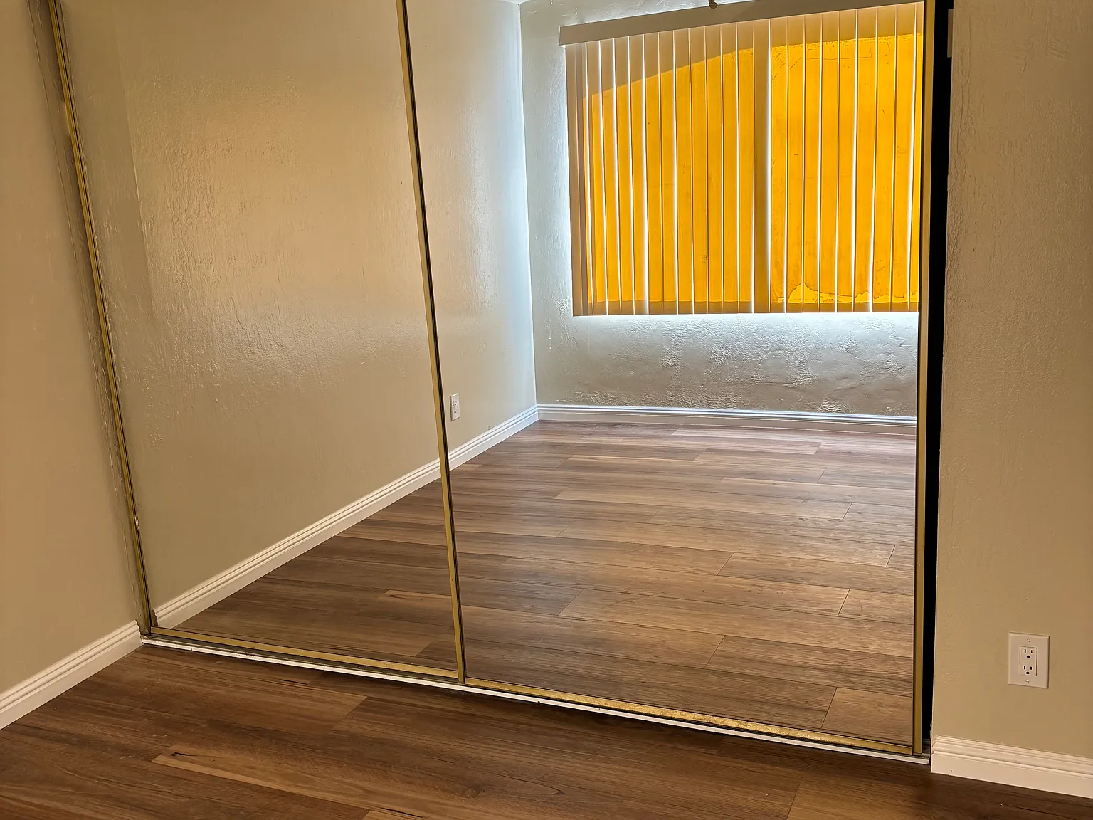 2 bed, 924 sqft, $2,000 — Photo 3