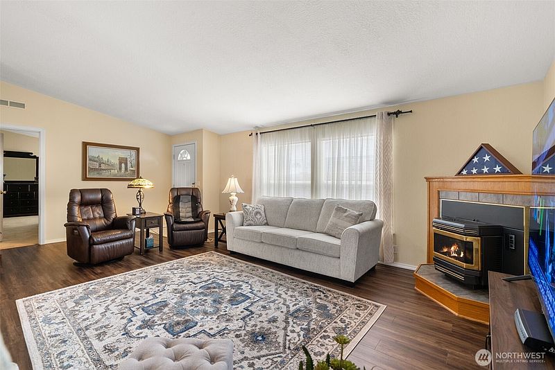 5th image of 15420 123rd Avenue Ct E #49