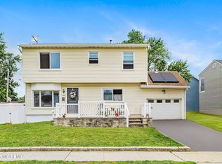 39 Scholer Dr, Union Beach, NJ 07735