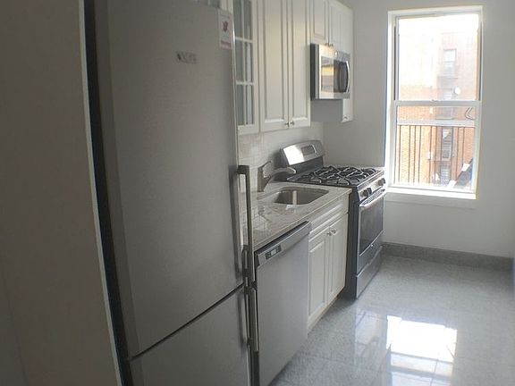 5th image of 150 E 19th St APT 5B