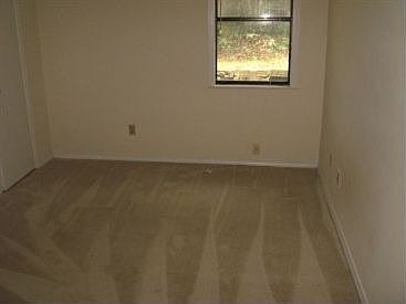 3rd image of 6025 Holiday Blvd