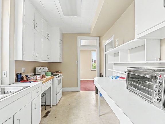 5th image of 2601 Market St #A