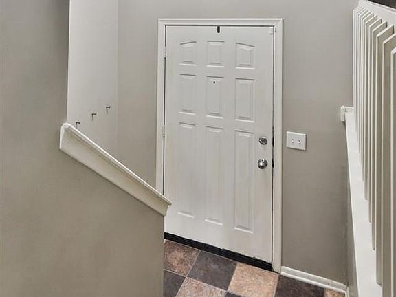 5th image of 2913 Ponderosa Cir