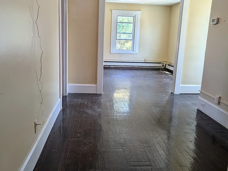 508 Harbor St #UPSTAIRS — Photo 10