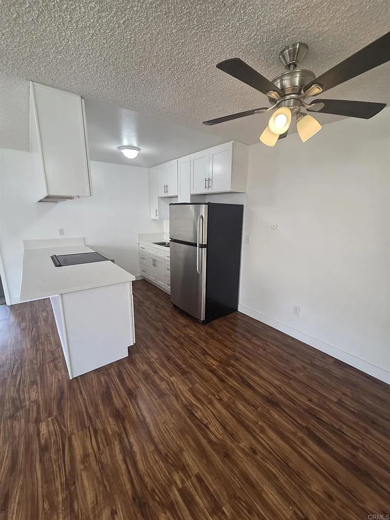 1 bed, 1100 sqft, $1,100 — Photo 2