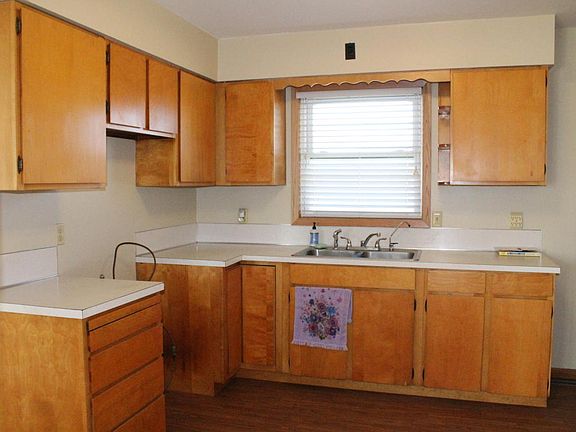 4th image of 5080 W Lake Mary Dr SW