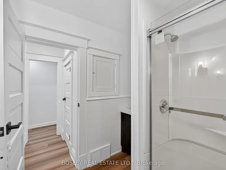 4 Queen St #1 — Photo 11
