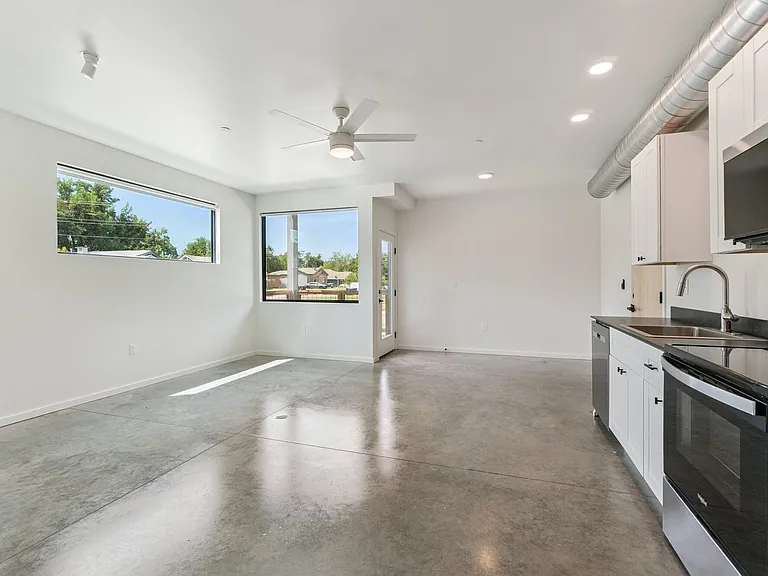 1540 NW 30th St — Photo 34