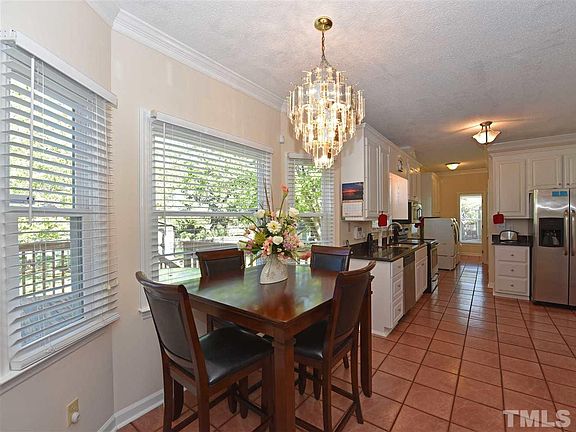 4th image of 3 Hazelwood Ct
