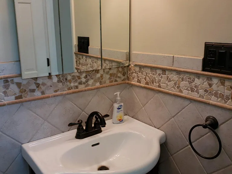 310 Susan Ln — Photo 5