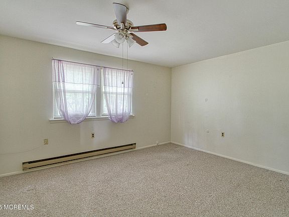 5th image of 18 Moccasin Drive #D