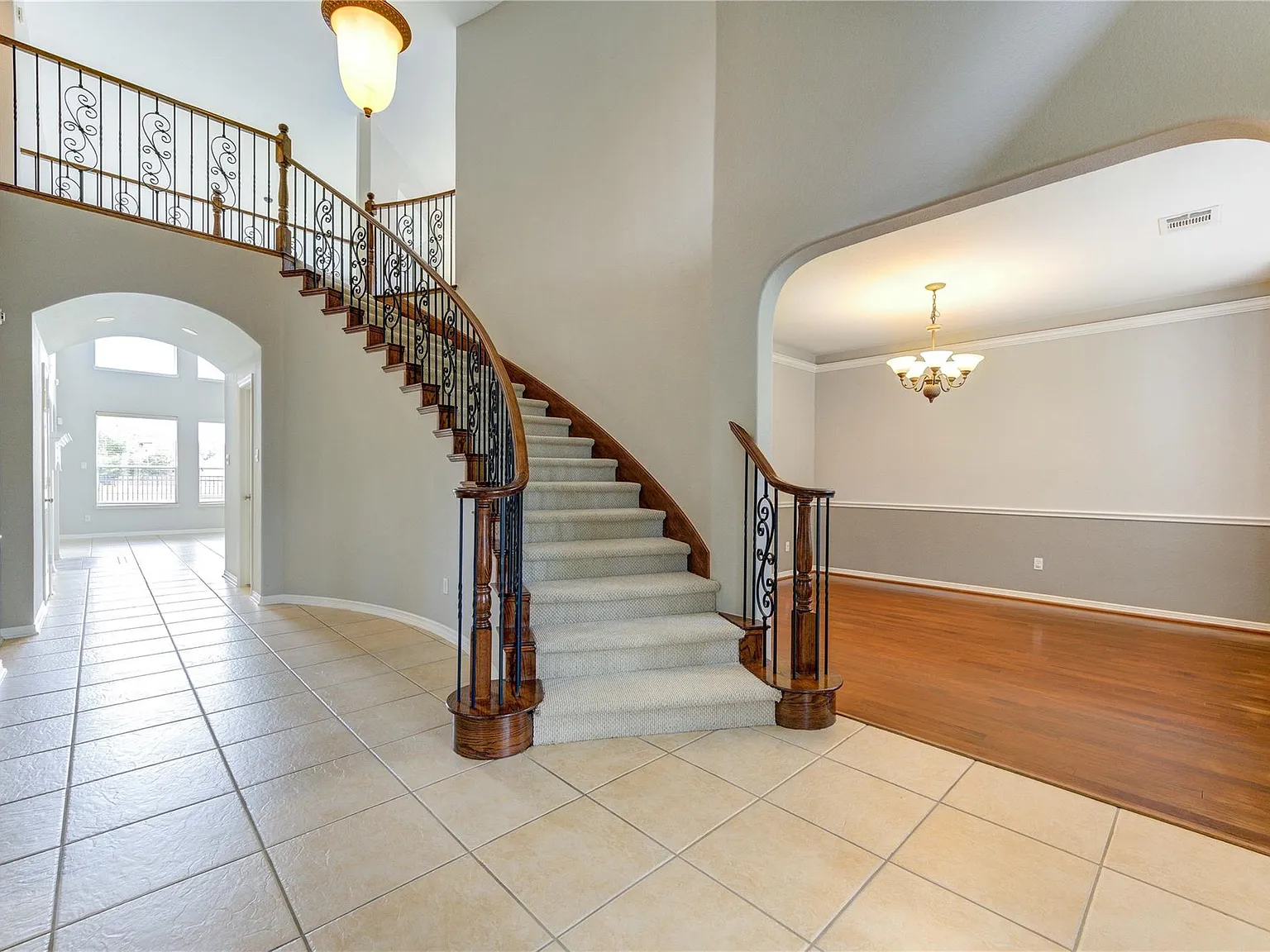 5 bed, 3.5 bath, 4245 sqft, $4,250 — Photo 4