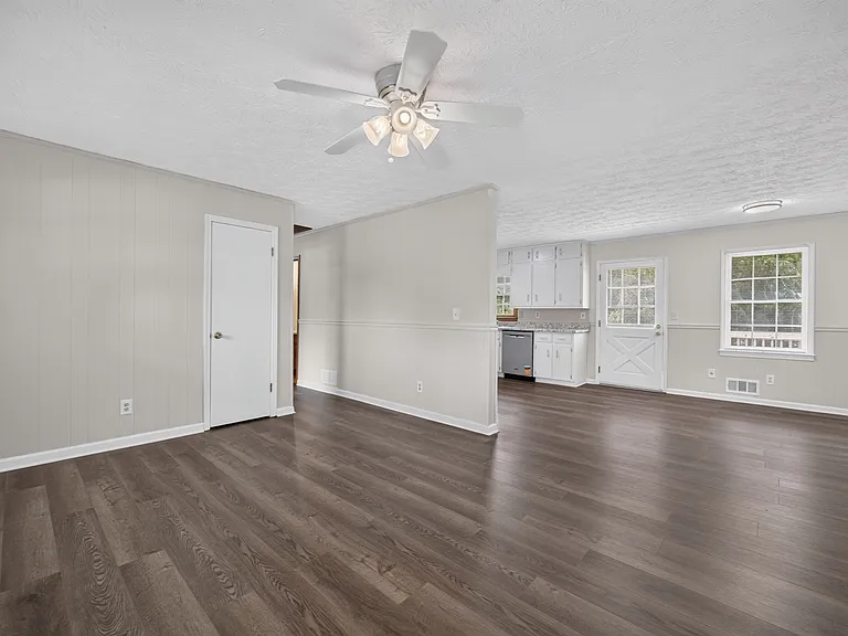 2591 Doc Hughes Rd — Photo 10