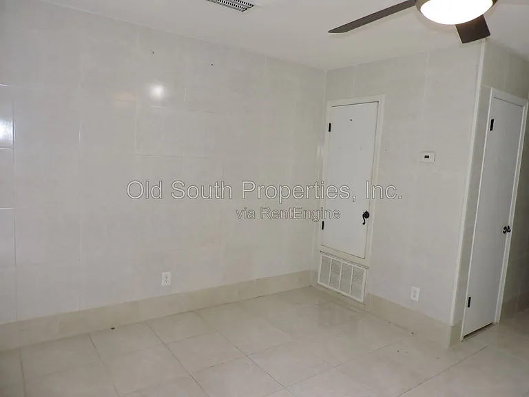 1345 Jasma Ln #B — Photo 2