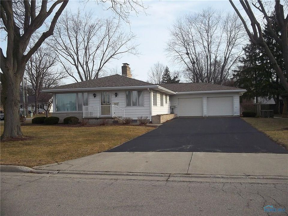 1st image of 601 Oxford Dr