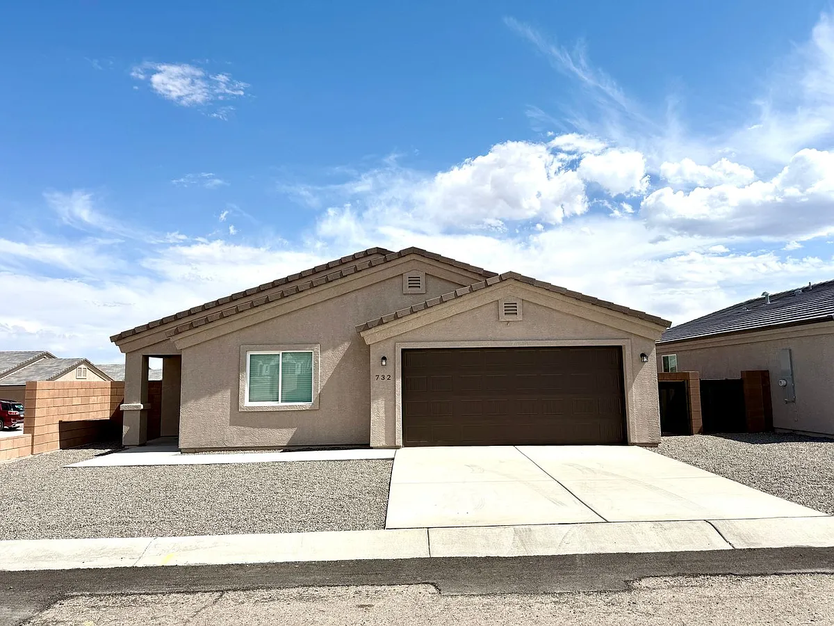 Building Photo - 732 Vista Grande Dr