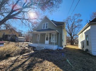 324 Ricker St, Waterloo, IA 50703