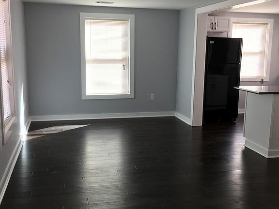 3rd image of 629 Burson Ave