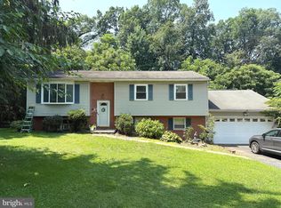 27 Hamilton Rd, Boiling Springs, PA 17007