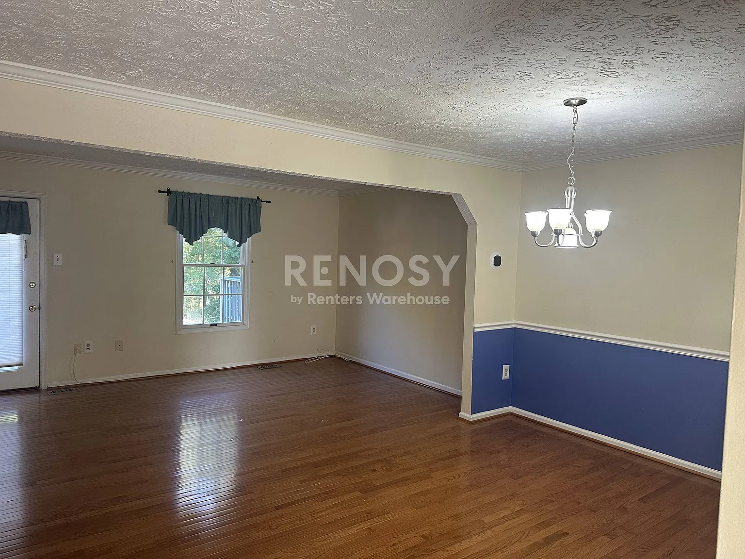 Fabulous Nottinham Townhouse w/Two Master suites — Photo 3