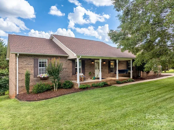 5172 Butner Dr, Hickory, NC 28602