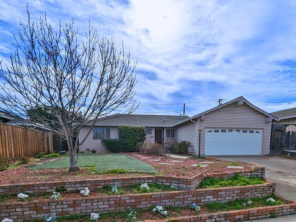 1st image of 10870 E Estates Dr