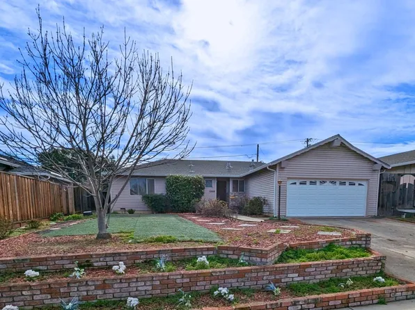 10870 E Estates Dr, Cupertino, CA 95014