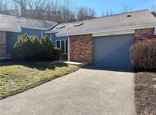 206 Queens Ct, Canonsburg, PA