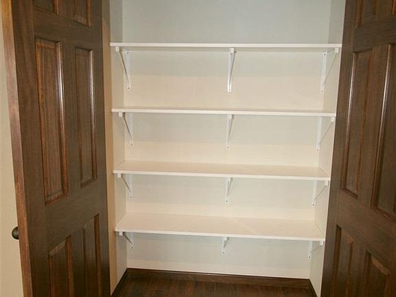 3rd image of 303 Columbia Cir