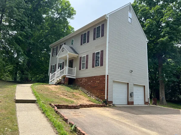 11724 Dewberry Ln, Chester, VA 23831