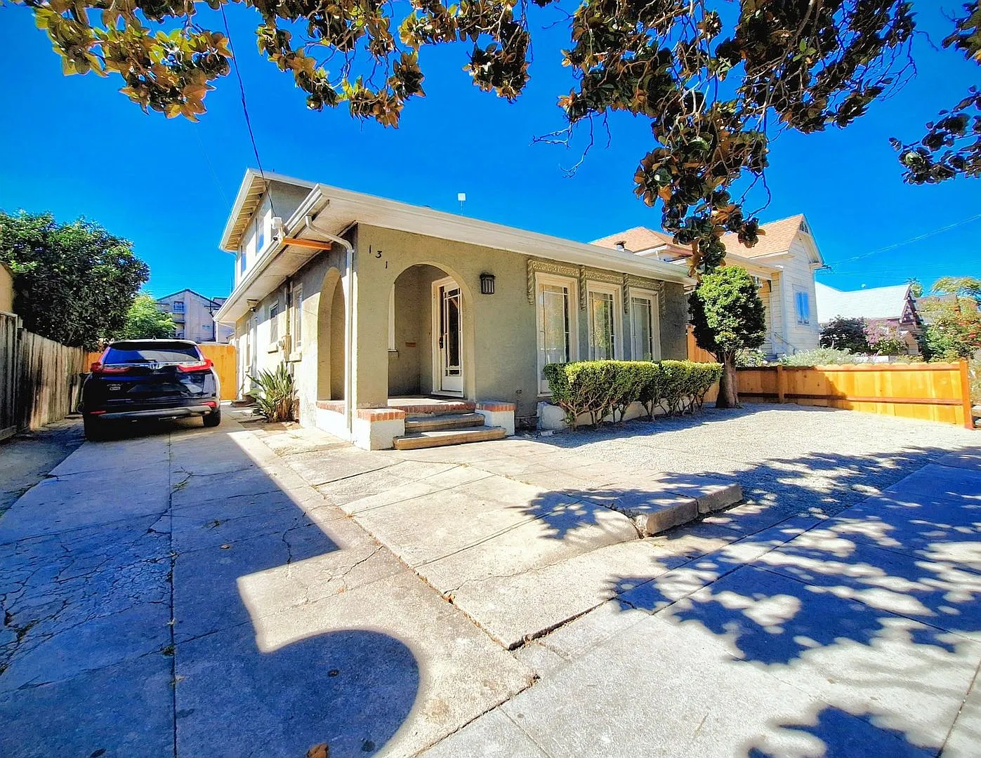 Refurbished 2-Story 5bd Home With Laundry Hookups, Large Lot, & Accepting Pets! — Photo 2
