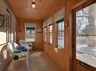 512 N Cedar St, Chaska, MN 55318