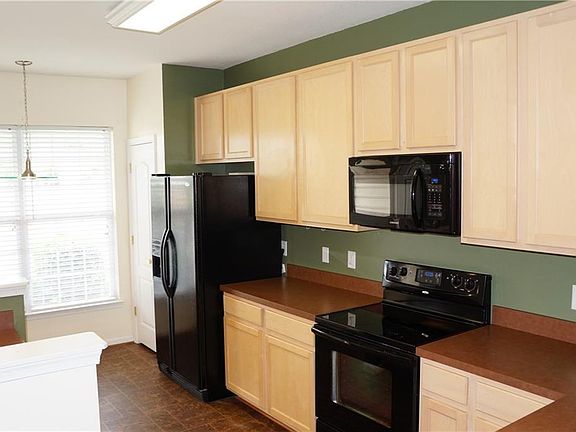 4th image of 1112 Island Park Cir