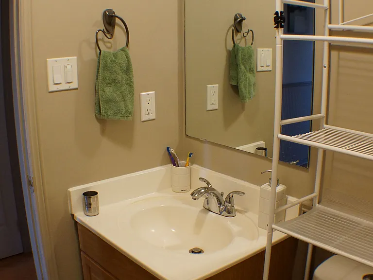 1140 Leewood Dr — Photo 32