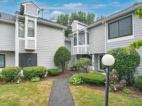 363 Nassau Dr, Springfield, MA 01129