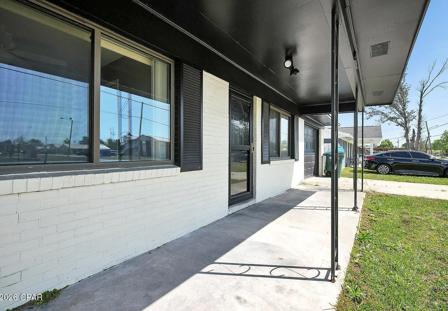 3 bed, 1000 sqft, $1,600 — Photo 3