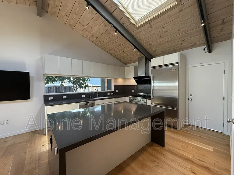 1163 W Iowa Ave — Photo 9