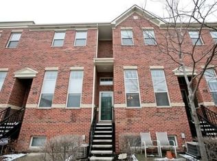 2647 W Melrose St, Chicago, IL 60618