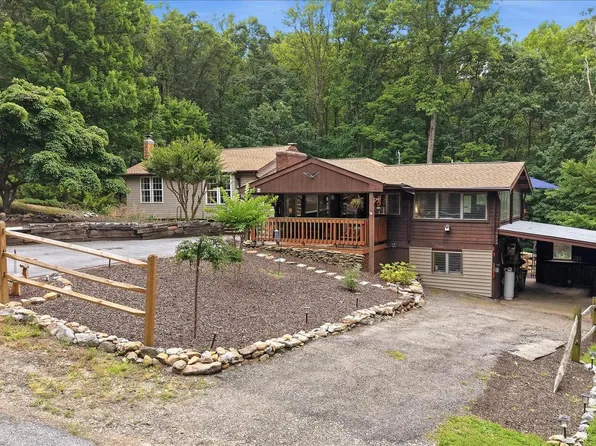 200 Revenoor Rd, Harpers Ferry, WV 25425
