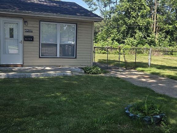2nd image of 2248 Williams St